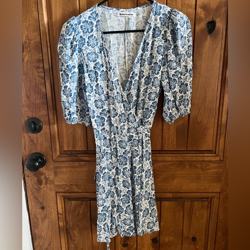 Reformation dress - Picture 2 of 3